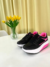Carica l&#39;immagine nel visualizzatore di Gallery, Scarpe Basculanti Donna Modello Pechino Nero Fuxia In Eco Pelle
